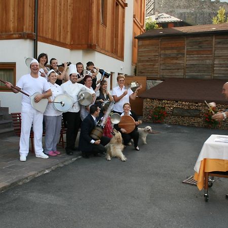 Hotel Il Maniero Осана Екстериор снимка