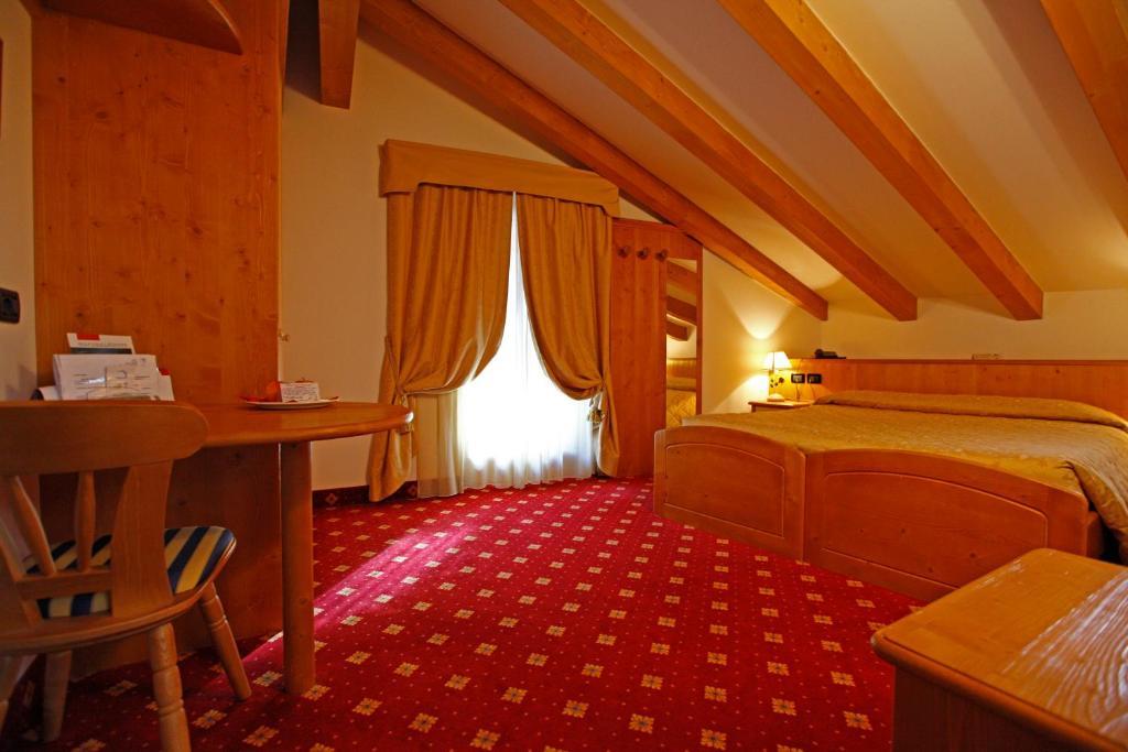 Hotel Il Maniero Осана Екстериор снимка