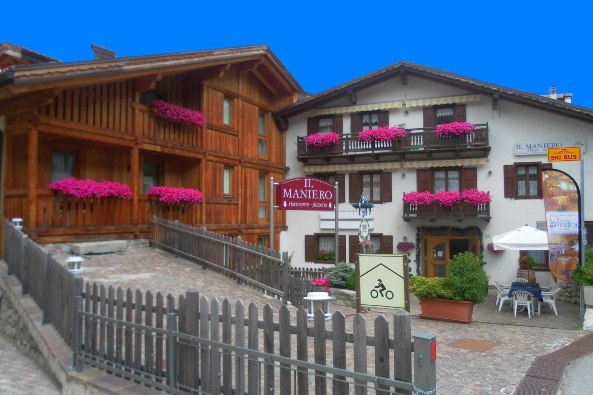 Hotel Il Maniero Осана Екстериор снимка