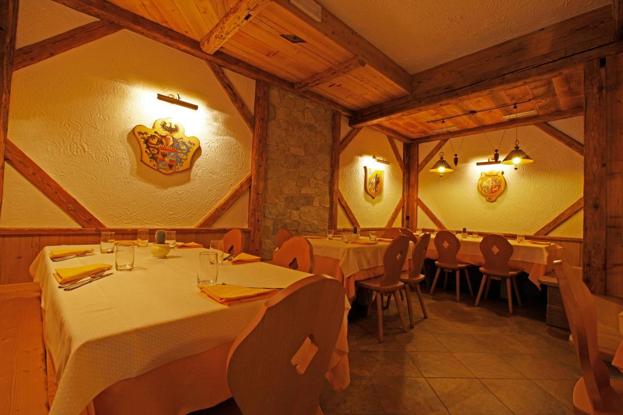 Hotel Il Maniero Осана Екстериор снимка