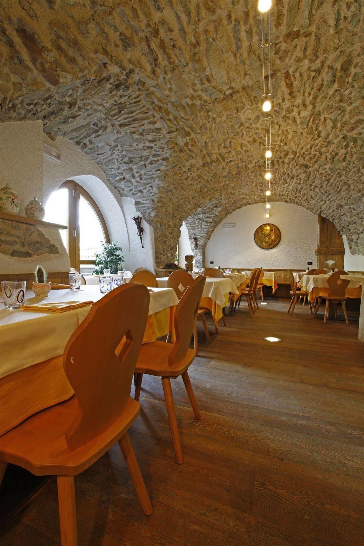 Hotel Il Maniero Осана Екстериор снимка