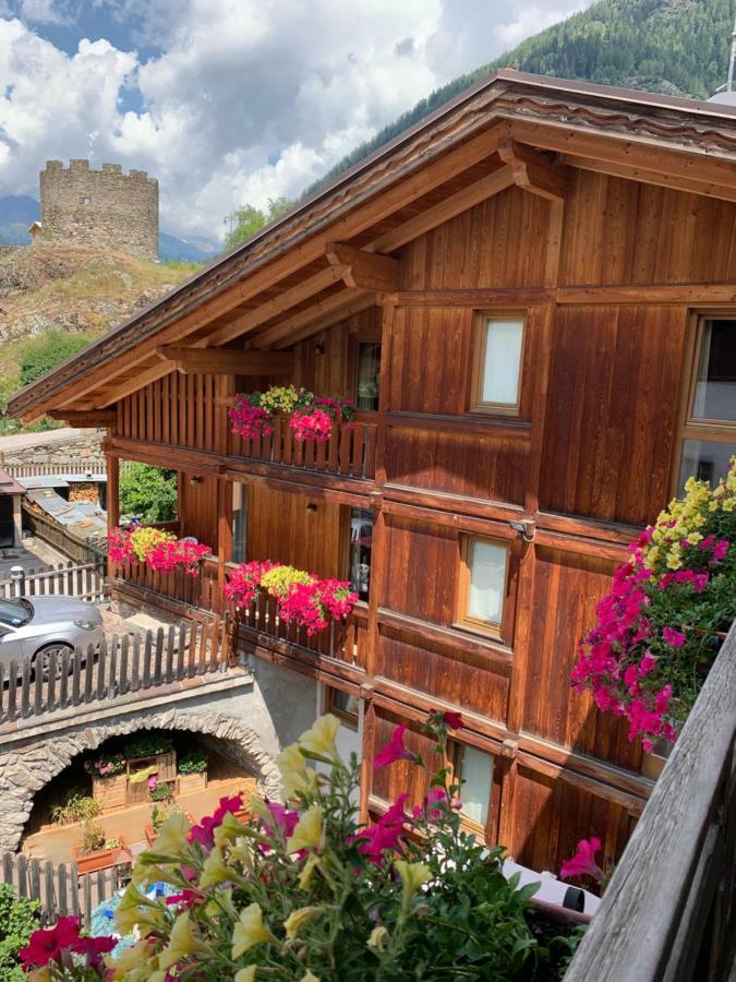 Hotel Il Maniero Осана Екстериор снимка